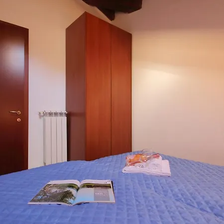 Apartment 3-bedroom Lakefront Lakeview *
