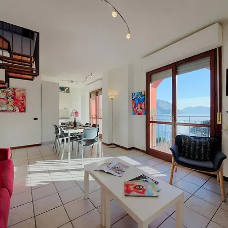 3-bedroom Lakefront Lakeview Apartamento *