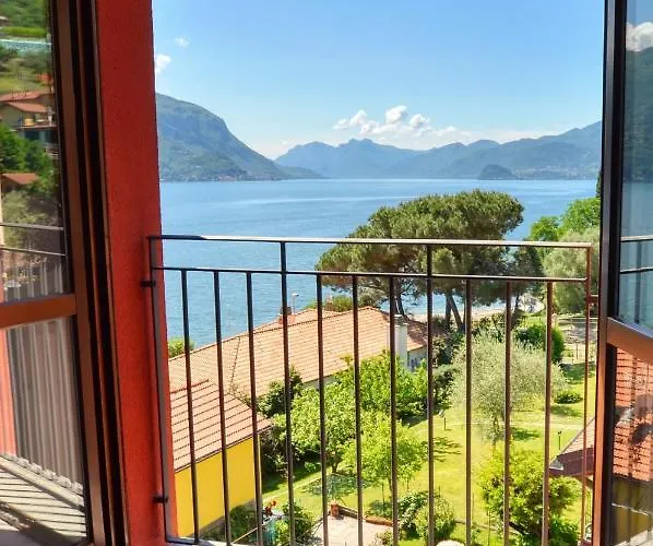3-bedroom Lakefront Lakeview Daire