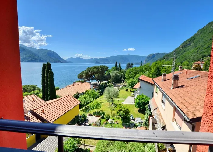 3-bedroom Lakefront Lakeview Daire *