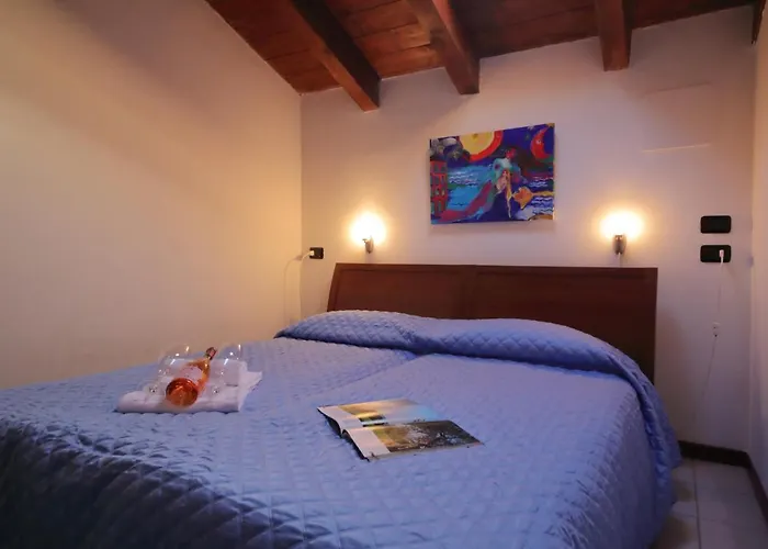 Daire 3-bedroom Lakefront Lakeview Acquaseria